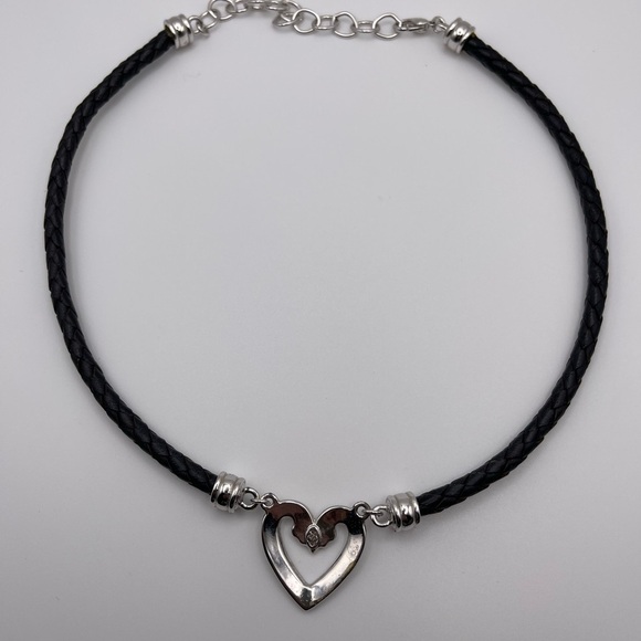 Western Vibe Black and Silver Heart Necklace - Picture 2 of 2